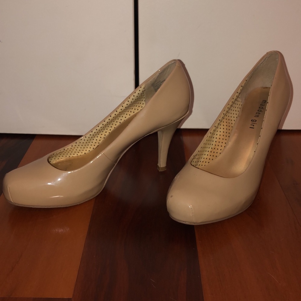 Madden Girl Nude Pumps